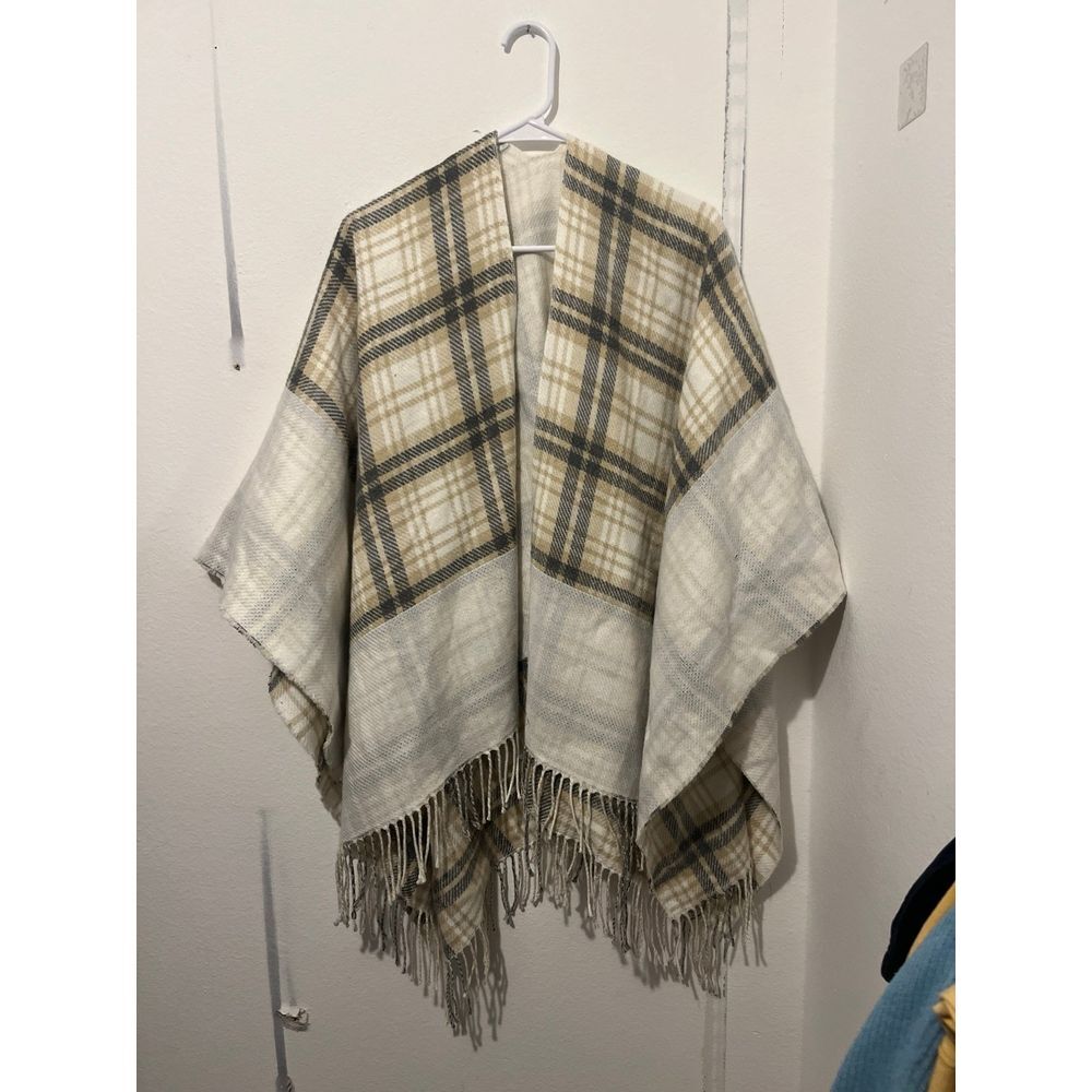 Women's Shaw‎